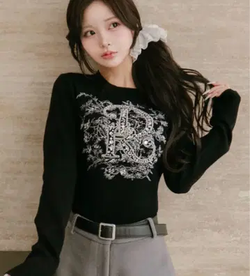 DR 비쥬 플라워 리브 니트탑