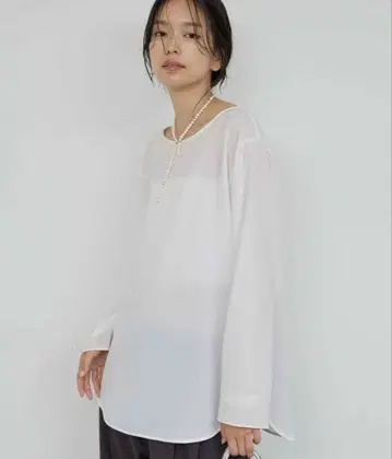 [레이어드에!] 2025 GALLARDAGALANTE 라운드 블라우스 티