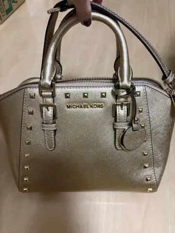 MICHAEL KORS 골드 핸드백