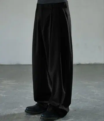 SIGNATURE Double tuck wide slacks S