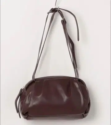 다크 브라운 숄더백