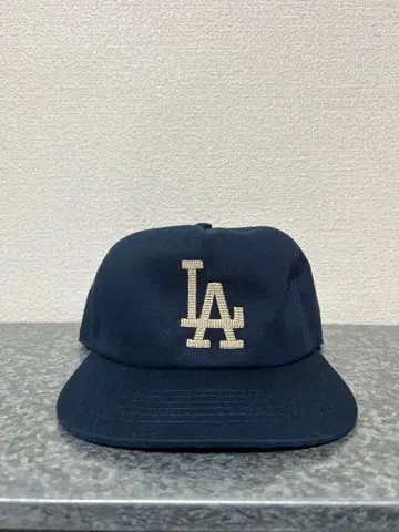 Monday suck 캡 네이비 맨데이삭