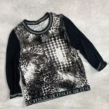 새상품급 이타리야 GK 올 패턴 로고 큐빅 긴팔 상의 블랙