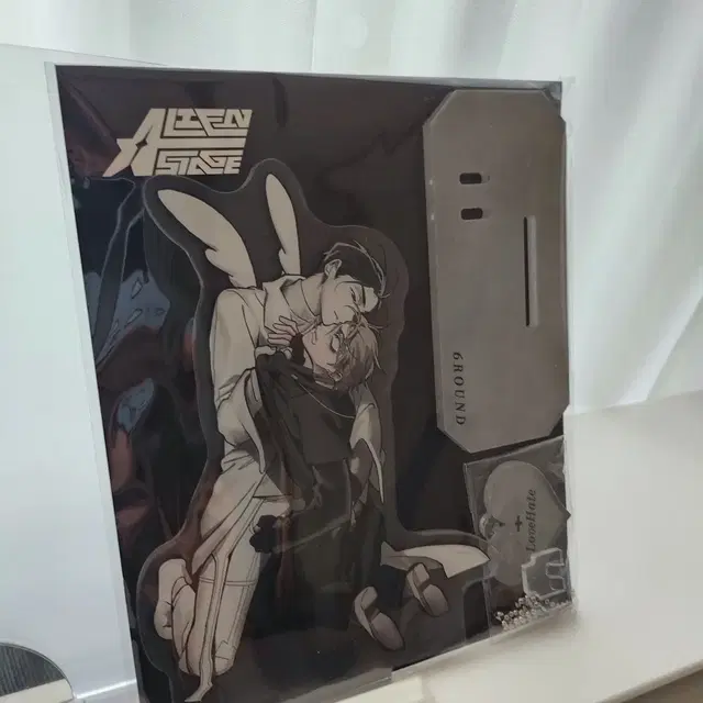 에이스테 럽헤 러브헤이트 이반틸 아크릴 스탠드