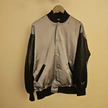 실버 블랙 봄버 자켓