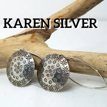 카렌 실버 라운드 귀걸이 스탬프워크 보타니컬 플라워 꽃무늬