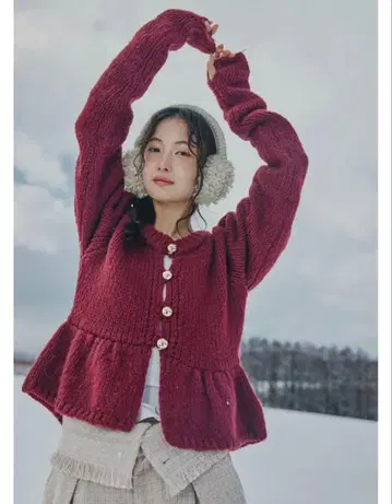 Andequal 골드 버튼 퍼프 소매 니트