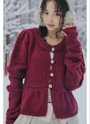 Andequal 골드 버튼 퍼프 소매 니트