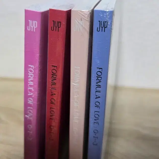 트와이스 미개봉 앨범 (정규3집 사이언티스트, 미니7집 모어앤모어)