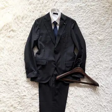 [컨디션 최상] LARDINI 신규 로고 블랙 울 수트 부토니에르 46