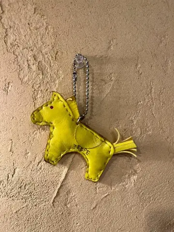 TV에서 소개된 [행운을 부르는 가죽 호스 참]