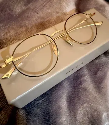 DITA 조광 기능 무도수 안경 라운드 프레임