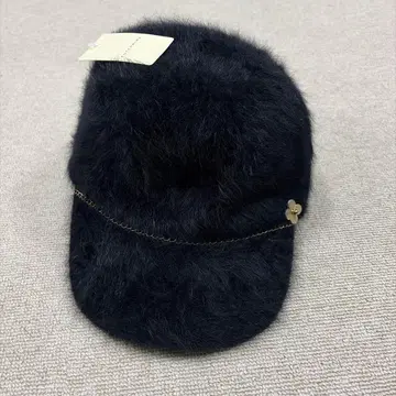 ANTERIMA 피오리 모티브 퍼 캡