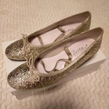 베티 골드 글리터 펌프스