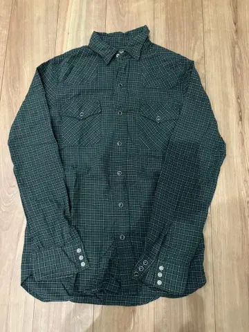 다크 그린 체크 무늬 긴팔 셔츠