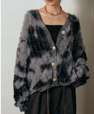 [ 새상품 ] 타이다이 패턴 샤기 니트 가디건 그레이