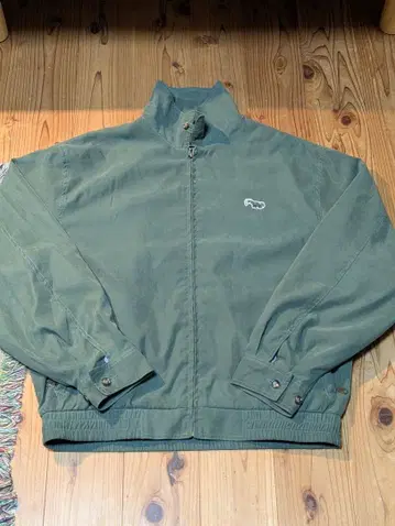 BACKERS 스윙탑 구제 의류 박스 실루엣