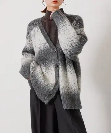 센스 오브 플레이스 바이 어반 리서치 뉴앙스 그라데이션 가디건