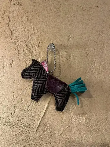 TV에서 소개된 [행운을 부르는 가죽 호스 참]