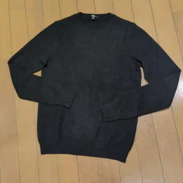 새상품급 UNIQLO 캐시미어 긴팔 스웨터 블랙 M