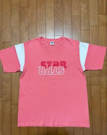 스토푸리 리이누 군 루즈핏 티셔츠