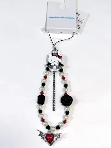 산리오 키티 스트랩 참 펑크 데빌 아베일