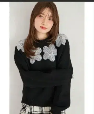 tocco [ ZOZO 한정판 ] 튤 플라워 모티브 니트탑