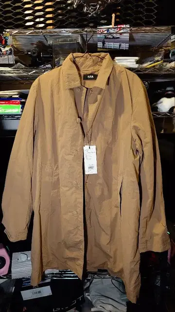 나일론 베이지 코트