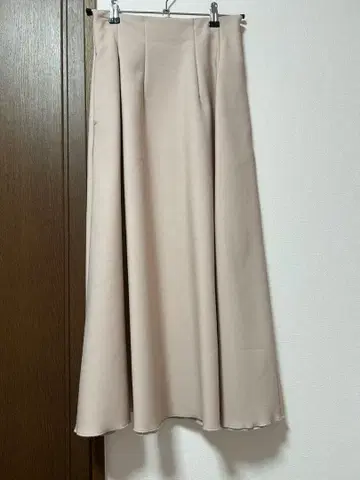 노엘라 롱 스커트 [ 시착만 한 상품, 택 포함 ]