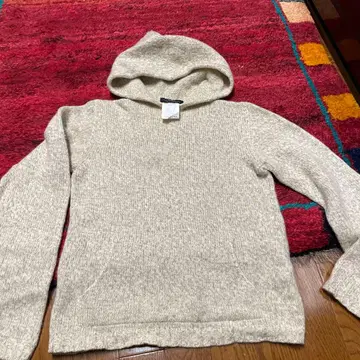 베이지 후드 부착 니트 후드티