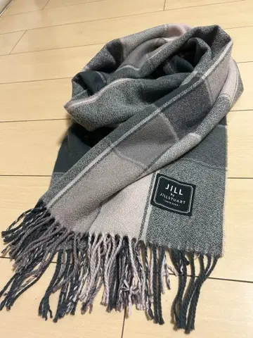 새상품급 JILL 스톨