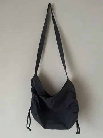 Arts & Science Zipper shoulder bag S