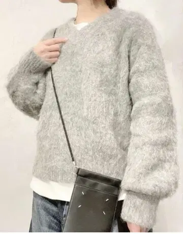 MANON 그레이 V넥 벌룬 소매 스웨터 택 포함 새상품 그레이