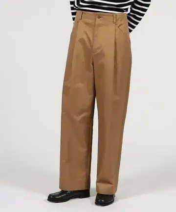 투모로우랜드 핀크스 코튼 웨폰 1 플리츠 와이드 팬츠