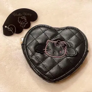 [ 미사용 새상품, 택 포함 ] 헬로키티 퀼팅 하트 파우치