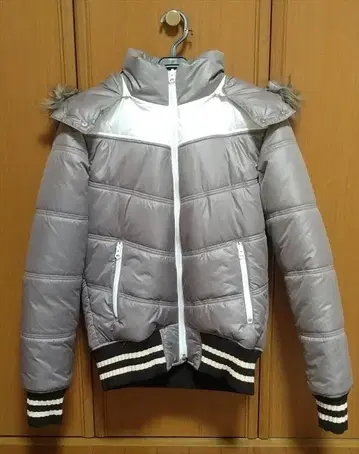 ON BOARD 온 보드 다운 자켓 M 사이즈