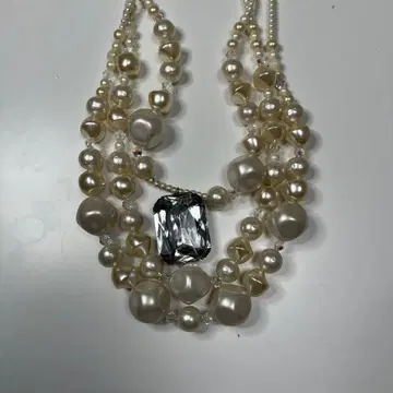 빈티지 펄 다층 목걸이 메탈 장식