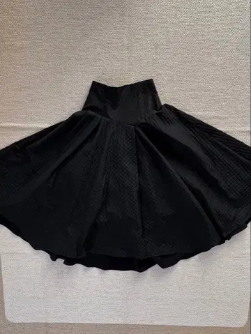 FRAY I.D 퀼팅 자카드 플레어 스커트