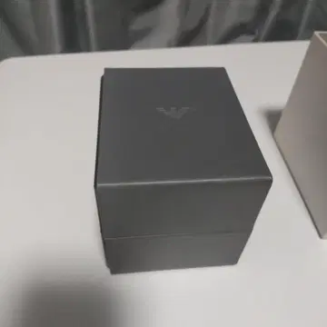 EMPORIO ARMANI 손목시계 박스와 설명서