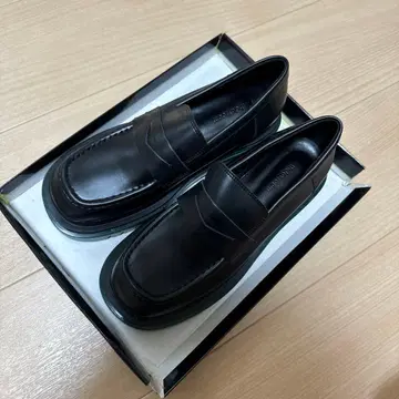 생일룸 블랙 로퍼 신발