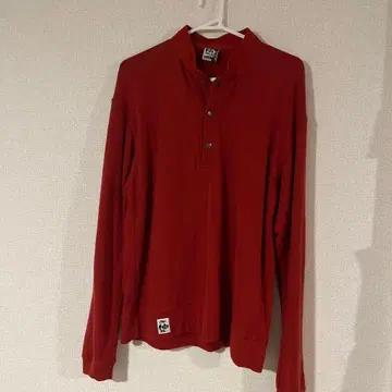 빨간색 버튼 하이넥 트레이닝복