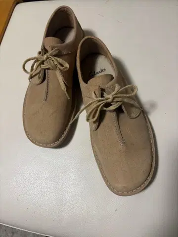 미사용 새상품 Clarks 베이지 스웨이드 신발 7 25