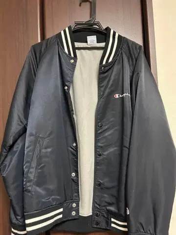 Champion 블랙 바시티 자켓