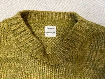 올리브 그린 니트 스웨터 긴팔 크루넥