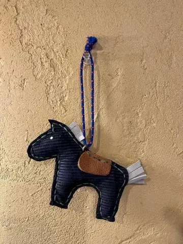 TV에서 소개된 [행운을 부르는 가죽 호스 참]