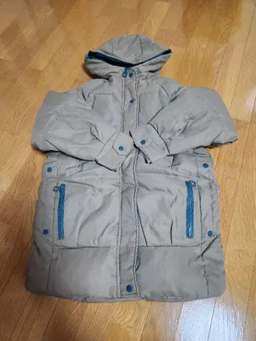 후드 부착 베이지 패딩 자켓