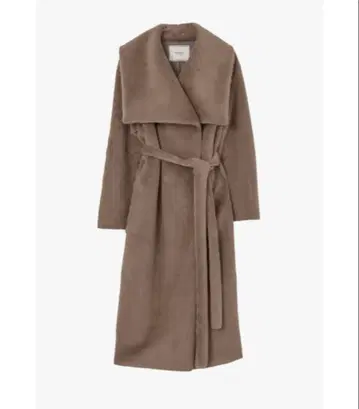 Her lip to Grace Wrap Coat