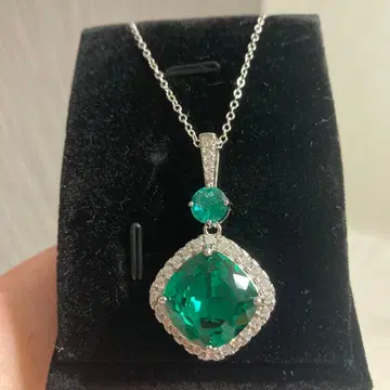 에메랄드 그린 펜던트 목걸이