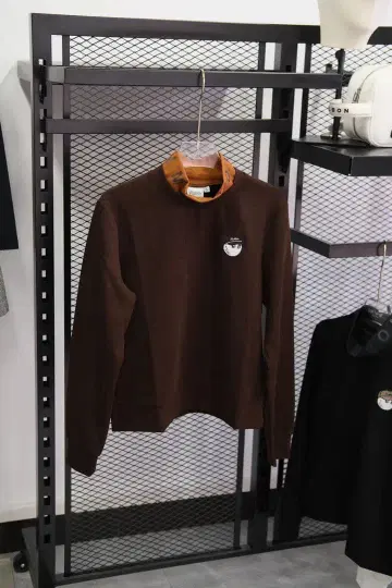브라운 스웨터 골프웨어