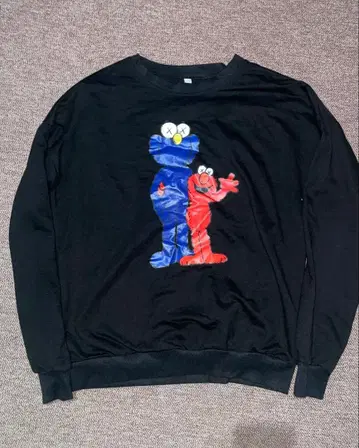 엘모와 쿠키 몬스터 맨투맨